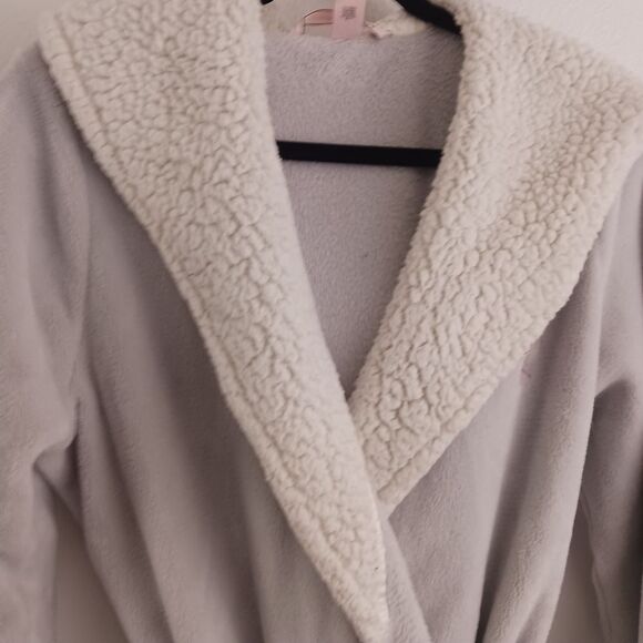 VS Hooded light blue “The Cozy Short Robe” size M - Picture 4 of 7